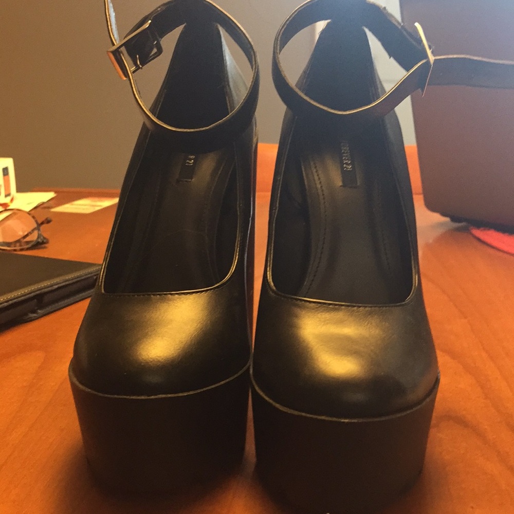 Forever 21 giant platforms. Never worn out!